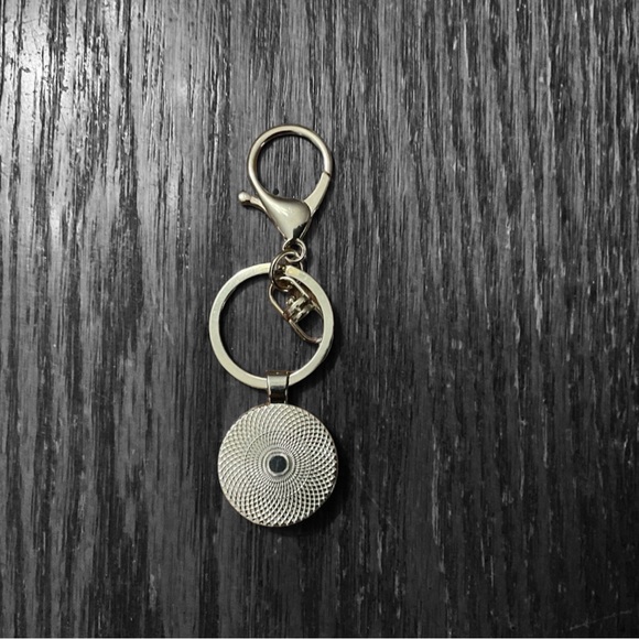 🇺🇸Trump Girl High Heel Ring & Clasp Silver Key Chain! - Picture 4 of 10